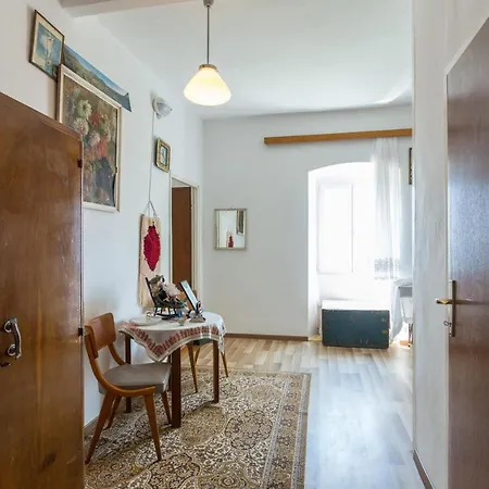 Apartment Perovic- Twin With Balcony